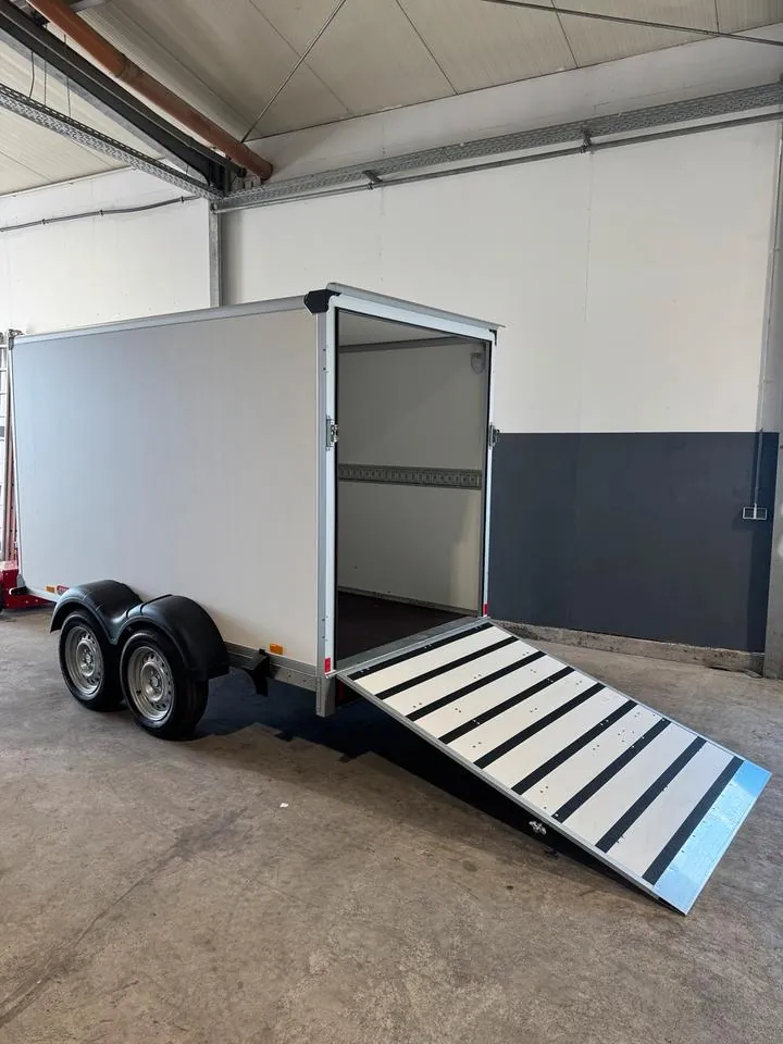 Kofferanhänger mit Laderampe 2t *NEU*PKW-Anhänger | Tandem