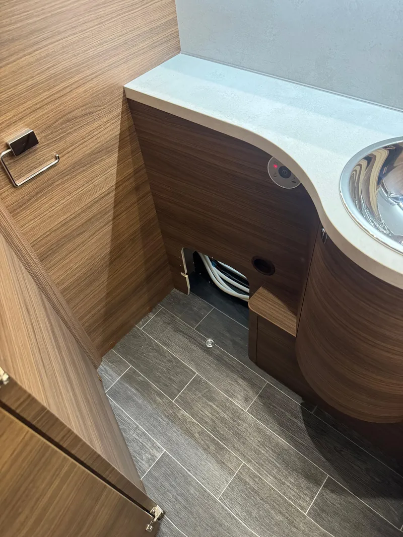 Zwischenstand: Toilette ist raus, das Loch noch offen